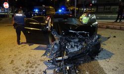 Yozgat’ta iki otomobil kafa kafaya çarpıştı: 6 yaralı!