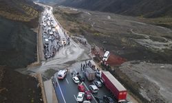 Erzincan - Sivas kara yolunda heyelan: Yol ulaşıma kapandı!