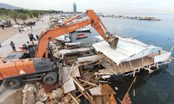 İzmir'de kaçak iskeleye geçit yok: Yıkım çalışmaları başladı!