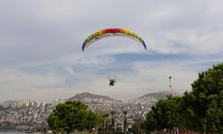 Uçuş meraklılarına özel İzmir Körfezi'nde paramotor deneyimi!