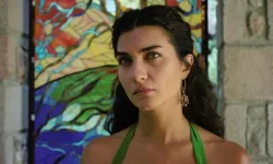 Oyuncu Tuba Büyüküstün saçlarını kesti: "Vedalaşma vakti!"