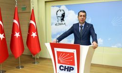 CHP'li Adem: Çiftçi ürününü sokağa döküyor, siz tabela değiştiriyorsunuz!