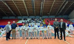 Manisa BBSK'da Karate sporcuları üst kuşağa terfi etti!