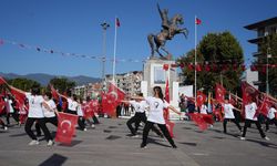 Edremit'te Cumhuriyet Bayramı'nın 101. Yılı coşkuyla kutlandı