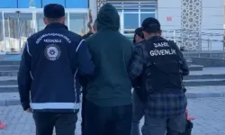 Eceabat'ta 79 kaçak göçmen ve 2 organizator yakalandı