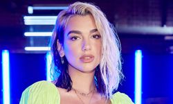 Dua Lipa ilginç tariflerine devam ediyor: Turşu suyu ve kola ile içecek yaptı!