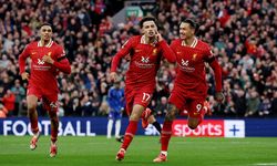 Liverpool, Chelsea'yi devirdi!