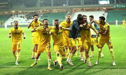 Menemen FK TFF 2. Lig Kırmızı Grup'ta zirveye oynuyor