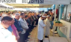 İmam cemaat yerine bebekten helallik istedi: “Bizi affet, seni koruyamadık”