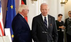 Almanya Cumhurbaşkanı Steinmeier, ABD Başkanı Biden’a Alman Liyakat Nişanı Takdim Etti!