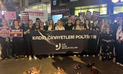 Alsancak’ta kadına şiddete karşı güçlü mesaj: ‘Asla Yalnız Yürümeyeceksiniz!'