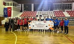 Geleneksel Öğretmenler Günü voleybol turnuvası başladı