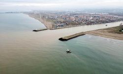 Sakarya Nehri'ndeki sığlaşma, hamsi avcılarını zor durumda bıraktı