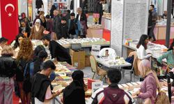 Aydınlı vatandaşlardan kitap fuarına yoğun ilgi!