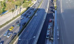 Bayraklı'da yol yenileme ve köprü çalışmaları devam ediyor