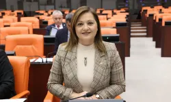 Burcu Köksal, CHP'nin 6 okunun temsil ettiği Atatürk ilkelerini sayamadı!