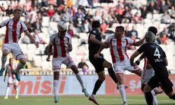 Sivasspor konuk ettiği Çaykur Rizespor'u 2-1 yendi