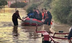 Manavgat'ı sağanak vurdu: Vatandaşlar botlarla kurtarıldı!