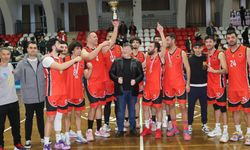 Aydın'da basketbol şampiyonu kupa kaldırdı!