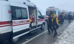 Erzincan'da yolcu otobüsü şarampole uçtu: 21 kişi yaralandı!