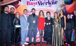 Sinem Kobal ve Alp Navruz’u buluşturan ‘Her Şeyin Başı Merkür’ filminin galası gerçekleşti