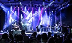 2024 yılbaşı gecesi konserlerinde ünlü isimler kazançlarıyla zirveye çıkıyor!