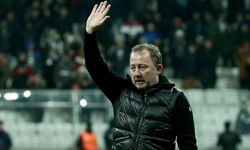 Beşiktaş’ta gözler Sergen Yalçın’a çevrildi