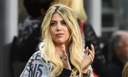 Hayatına devam ediyor: Wanda Nara tangasıyla sere serpe uzandı!