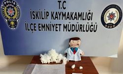 Sonunda bu da oldu! 'Doğum günün kutlu olsun' notunun bulunduğu bez bebekten 'yasaklı madde' çıktı