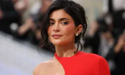 Altın Küre Ödülleri'nde Demi Moore ile Kylie Jenner arasında gergin anlar!