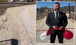 AK Partili belediye başkanı köprüyü tek başına açtı