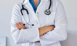 2 doktora şok gözaltı! Ameliyatlardan ek ücret istedikleri iddia edildi!