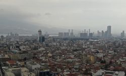İzmir'e Afrika'nın çöl tozları ulaştı: Şehir griye büründü!