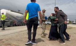 Hatay'da oğlu kazada yaralanan anne sinir krizi geçirip feryat etti!