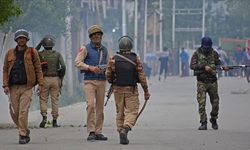 Hindistan ve Pakistan arasındaki gerilimde korkutan gelişme! Sınır boyunca silahlar karşılıklı ateşlendi