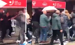 Trabzon'da CHP standına bıçaklı saldırı! Bir partili yaralandı