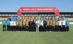Yenilgisiz Aliağa FK kupasını kaldırdı!