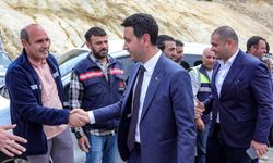 İzmir Bayraklı’da 1 Mayıs halaylarla kutlandı!
