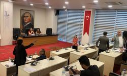 Bayraklı meclisi'nde 'tokatlama' polemiği: Cumhur İttifakı, meclisi terk etti!