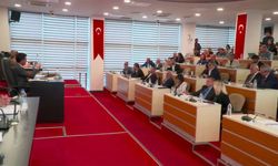 Bayraklı'da gergin meclis! Önal: Menemen gibi satsaydım ben de yapardım