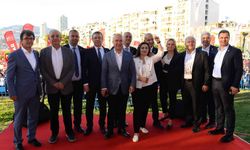CHP İzmir tek fire verdi! Miting alanında gözler Genel Başkan Yardımcısı Gökçe Gökçen'i aradı