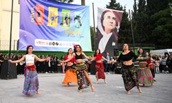 Dansın ritmi Cumhuriyet Meydanı’nda yükseldi