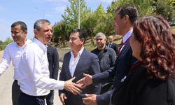 Egeli 4 Büyükşehir Belediye Başkanı Silivri’de İmamoğlu’nu ziyaret etti