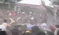 Ekonomik kriz ülkeyi karıştırdı: Devlet başkanına ayakkabı fırlattılar!