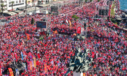 Büyük İzmir Mitinginde sayı bilmecesi: Yapay zeka rakamı verdi!