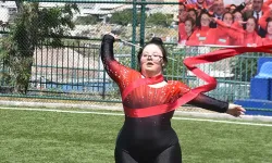 İzmir'de down sendromlu Selin Durgut milli takıma seçildi!