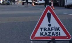 İzmir Konak'ta korkutan kaza: Belediyeye ait çöp kamyonu kadına çarptı!
