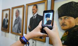 İzmir’de tuvalden taşa yolculuk: Sanat ve Antika Fuarı'na yoğun ilgi!