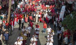 Bayram coşkusu İzmir Karşıyaka sokaklarına taşındı!