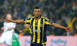 Fenerbahçe'nin eski yıldızına siyaset yolu gözüktü!